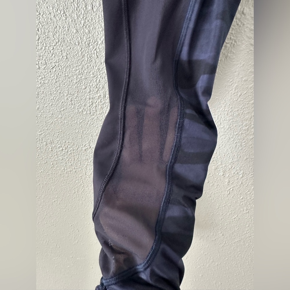 Lululemon Blue Camo Leggings High-Waisted Align Yoga Pants Mesh Sides Size 4 - Picture 11 of 16